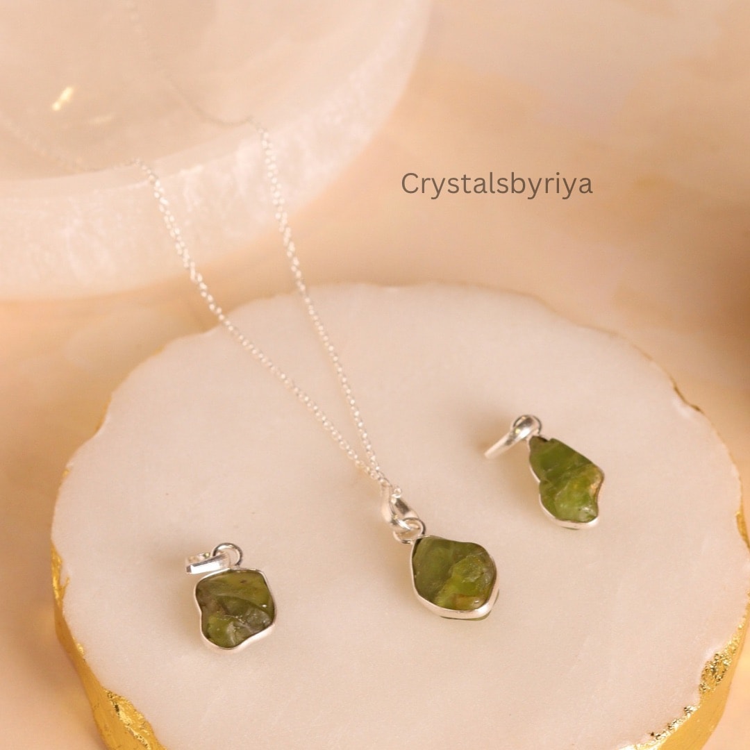 Peridot Silver Pendant