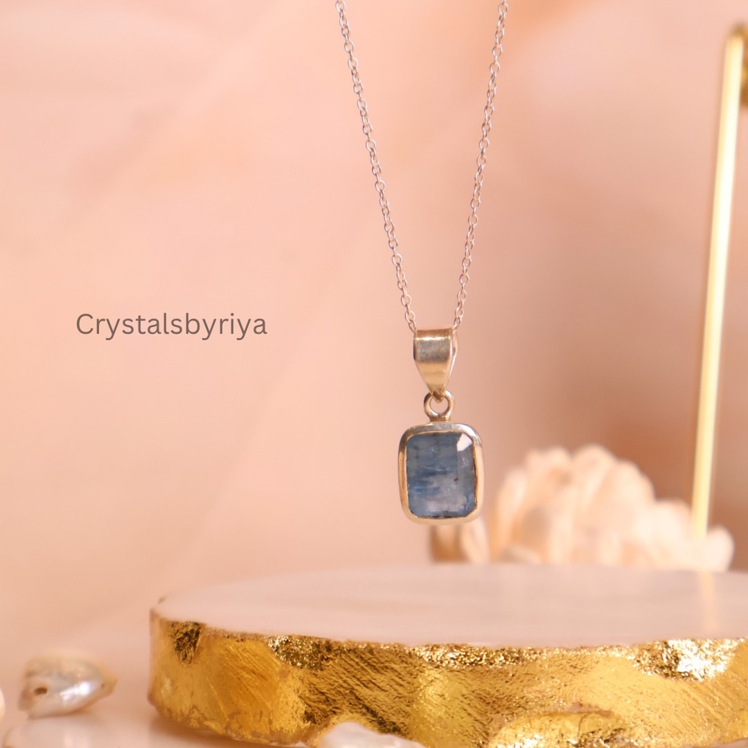 Aquamarine Faceted Silver Pendant - alternate view